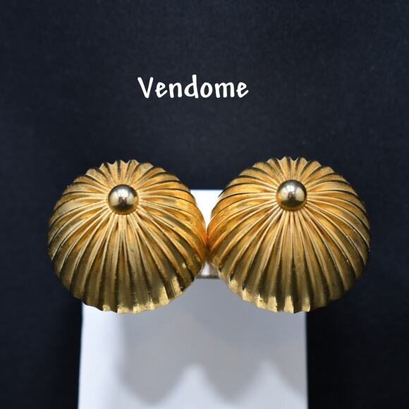 Vintage 1950s Vendome Gold Plated Dome Clip Earrings, Lightweight - Picture 1 of 10